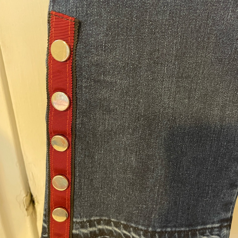 NWOT Veronica Beard Carolyn 10” Button Hem Baby Boot Jeans, Size 27 - Picture 5 of 7
